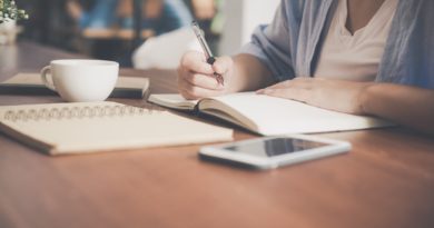 Quand les réseaux sociaux se font vitrine de jeunes talents littéraires Quand les réseaux sociaux se font vitrine de jeunes talents littéraires